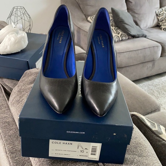 Heels 👠👠 - Picture 1 of 5
